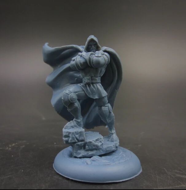 Полимерная модель 35 мм Super Hero не собранная нецветная |