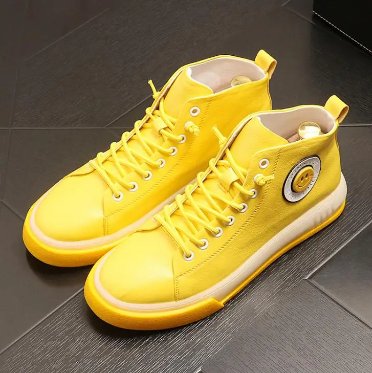 

New high quality Men streets Fashion yellow high tops Casual flats Shoes ankle boot moccasins skateboard Shoes chaussure homme