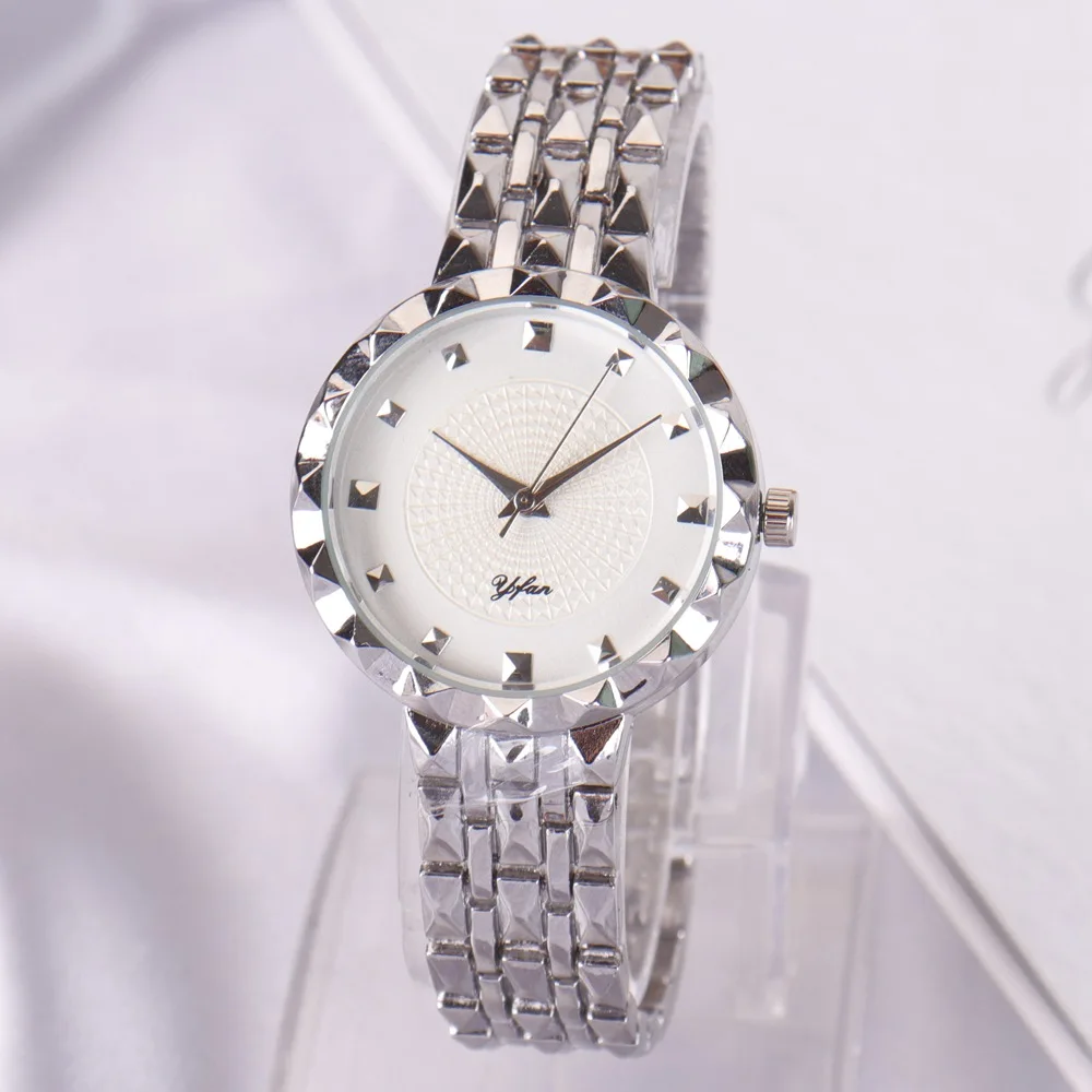 Новое поступление женские кварцевые часы с ремешком из сплава модные