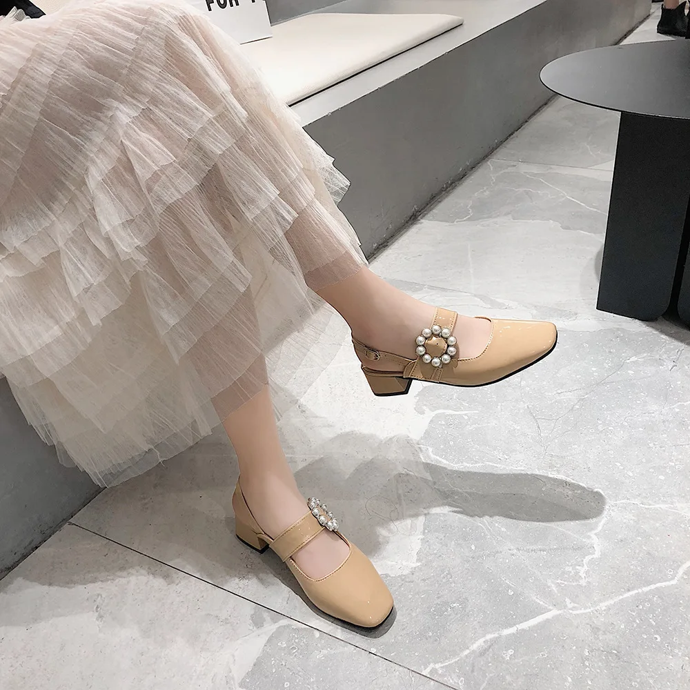 Женские сандалии с закрытым квадратным носком на толстом высоком каблуке | Обувь