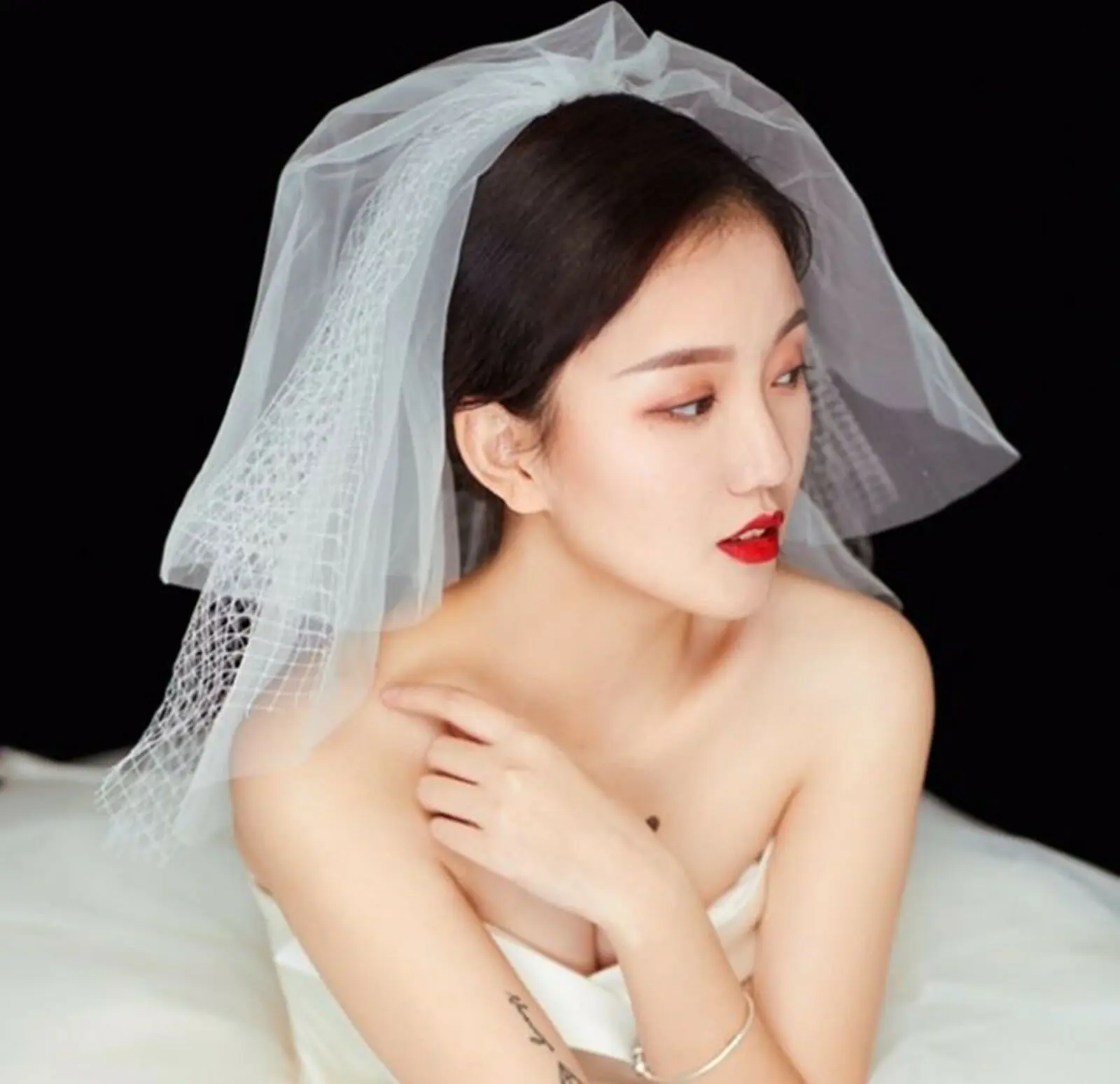 

Women Bride Party Wedding Halloween White lace Hair head Short Veil with Comb