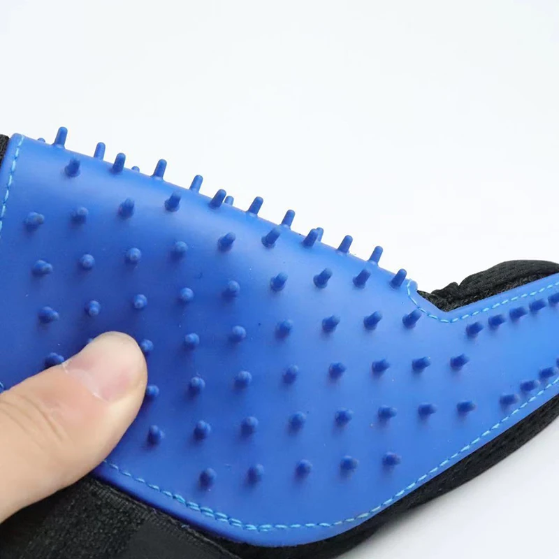 Перчатка для груминга кошек Nicrew щетка вычесывания шерсти у домашних питомцев