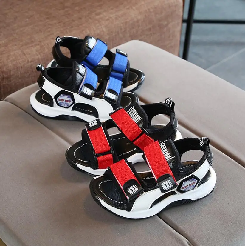 2020 Летние кожаные сандалии для мальчиков Детская пляжная обувь на плоской