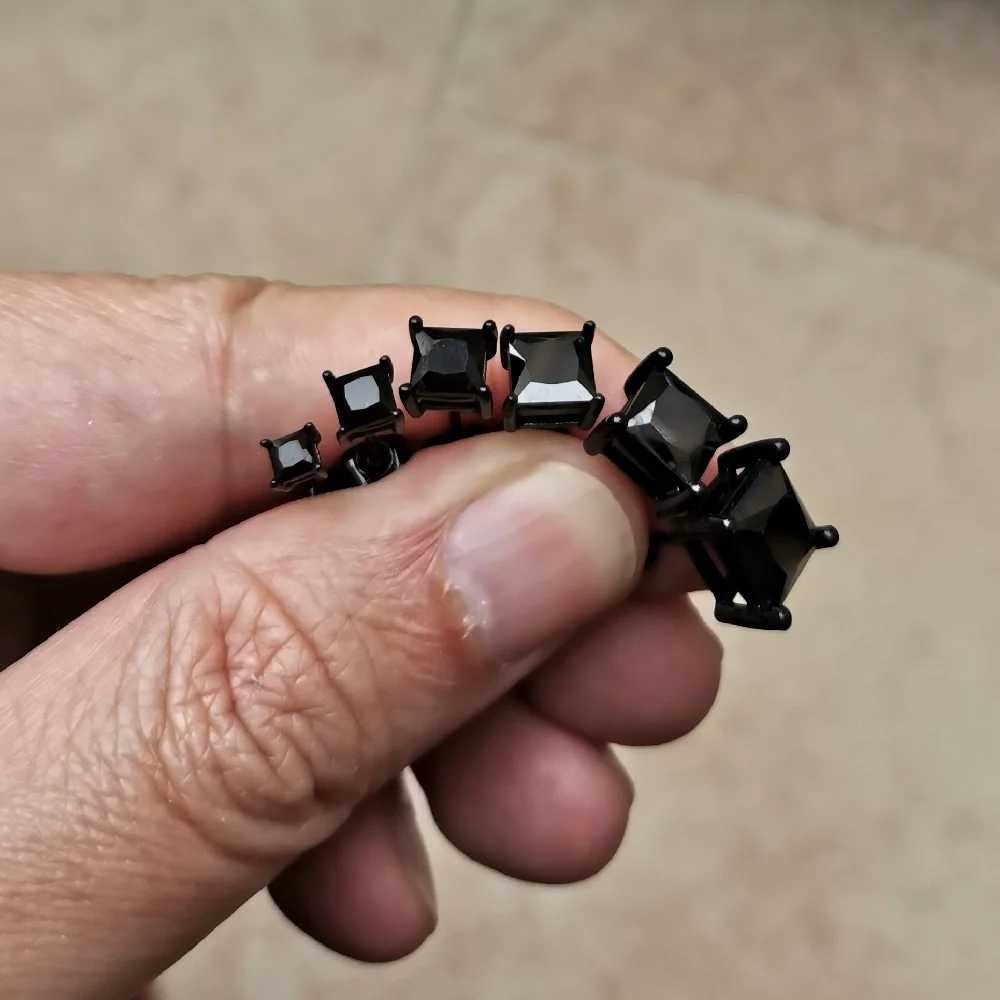 

Titanium Claw Square Black Zircon Women Stud Earrings Ear Smooth Ball 316 Stainless Steel Jewelry IP Plating No Fade