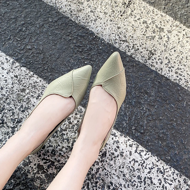 

Женские туфли-лодочки из лакированной кожи на высоком толстом каблуке, черные тонкие туфли с острым носком на осень, U14-56, 2019