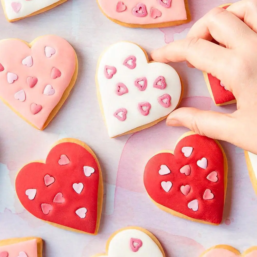 

Love Heart Cookie Stencil Fondant Cake Mold Flower Biscuits Spray Mold Decorating Cake Pastry Border Baking For Wedding Too H7L6