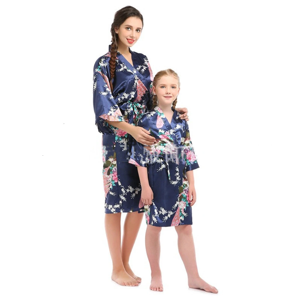 Семейные комплекты имитация шелка ночной халат для мамы и дочки пижама Мама я