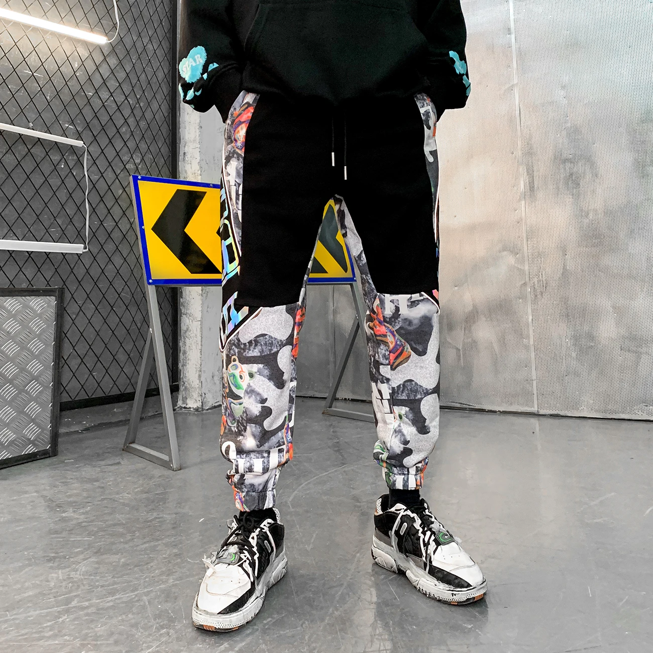 LACIBLE Светоотражающие Лоскутная граффити Брюки в стиле хип-хоп Уличная Цвет блок