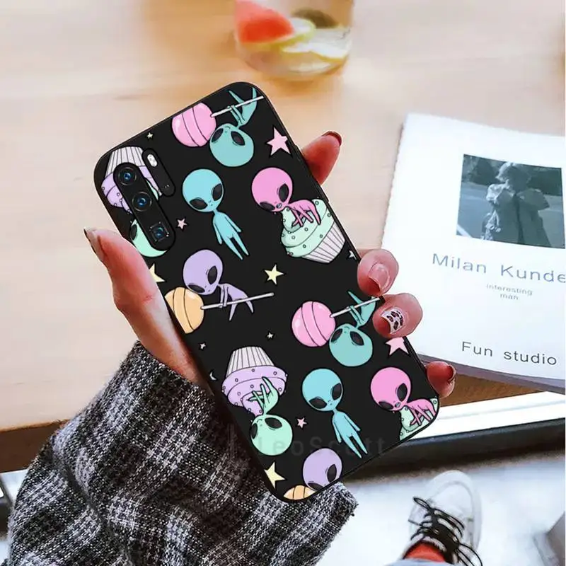 

Aesthetics Cute Cartoon Alien Phone Cases For Huawei honor Mate mate P 10 9X 10i 20 30 40 y7 lite pro p smart 2019