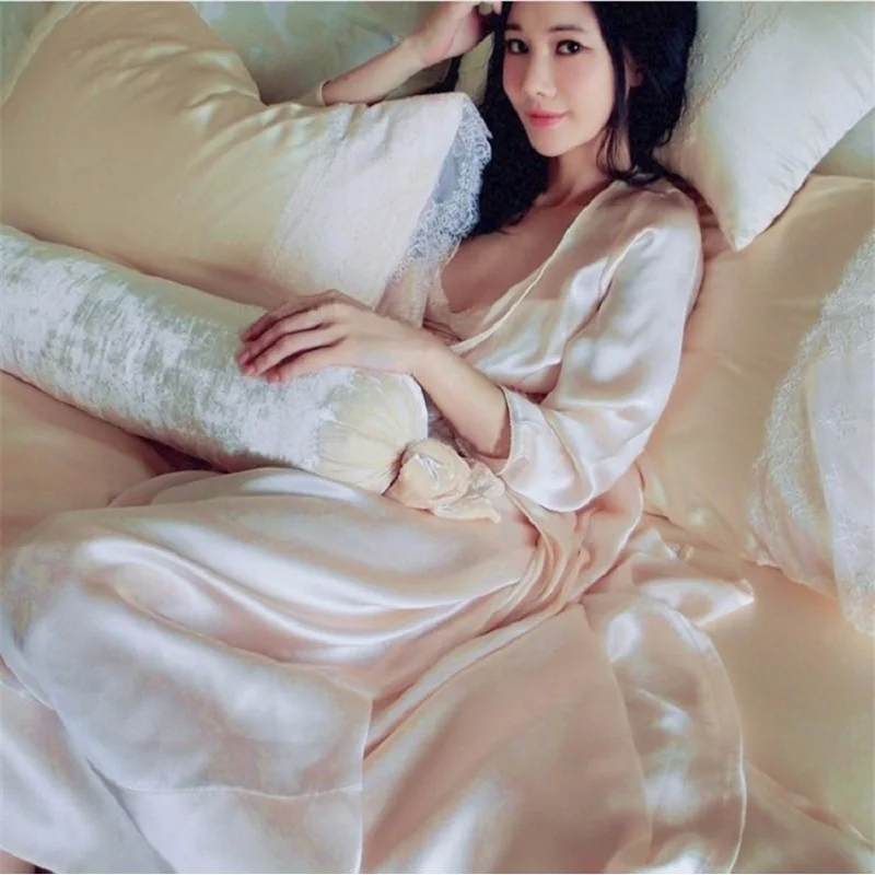 

Fashion Autumn female's Luxury Deep V Soft Silk Sleepwear Long Sleeve Nightgowns Two Pieces Pajamas Robe Set Home Clothes 031