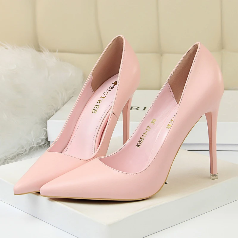 Модная простая Женская обувь в Корейском стиле пикантные туфли на тонком высоком