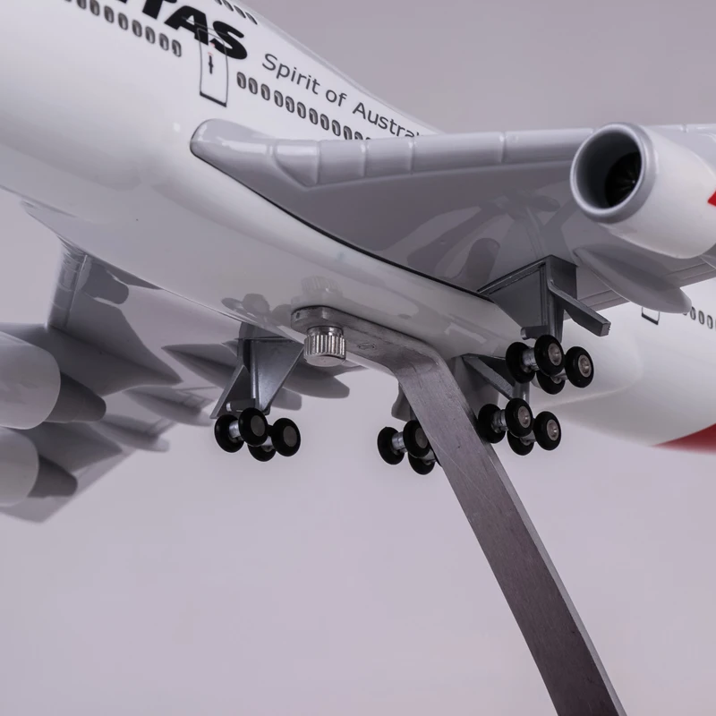 1/150 масштаб 47 см самолет B747 QANTAS Boeing 747 модель самолета светодиодный свет и колесо шасси литье под давлением модель самолёта из смолы игрушка