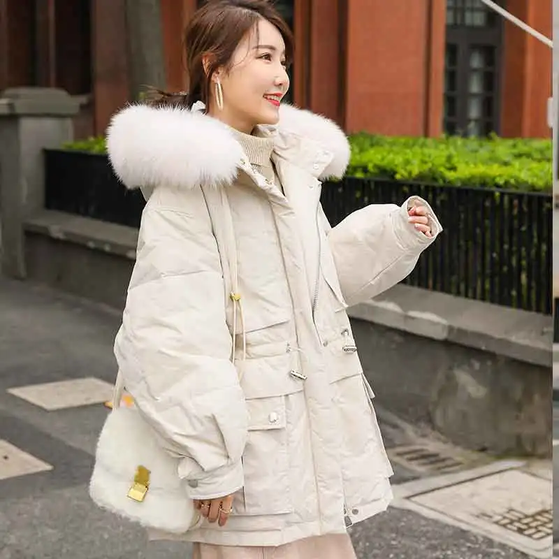 Женский пуховик с капюшоном и большим меховым воротником новинка 2020 зимняя