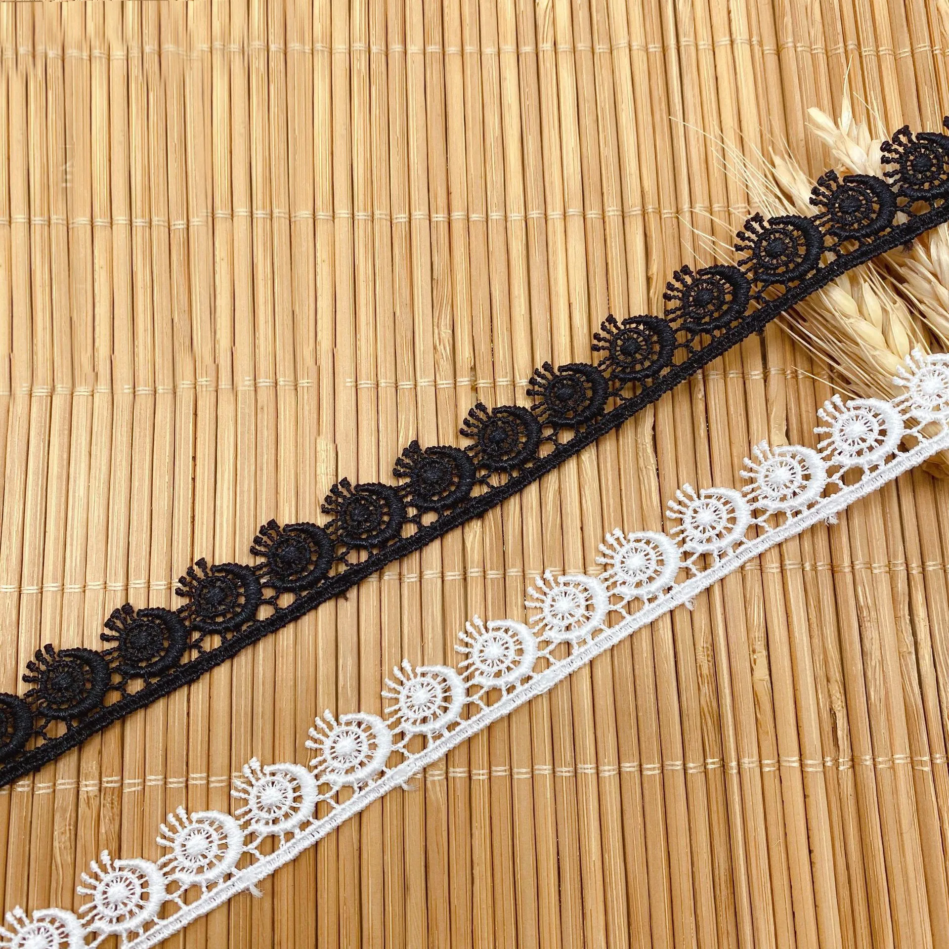 

5Yards/Lot Embroidered Unilateral Hollow Circle Lace Fabric Trim Ribbons DIY Sewing Handmade Underwear Clothes Accessories