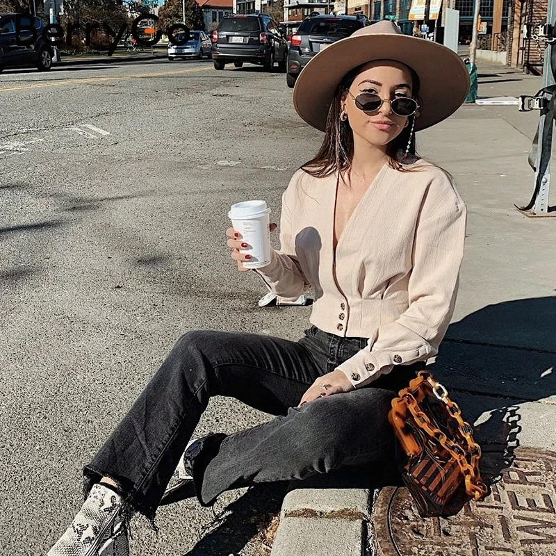 BerryGo Elegant v neck blouse shirt women Long sleeve buttons female short tops shirts Casual streetwear autumn ladies blouses | Женская