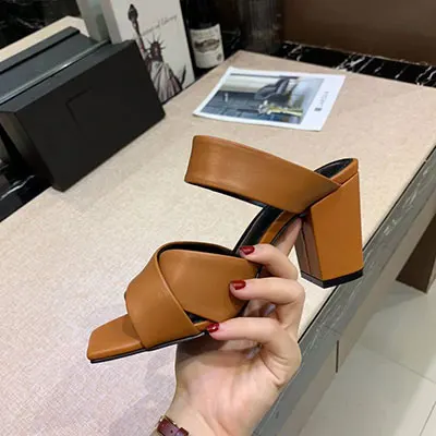 Черный New Fashion Luxury Sandals Women Designers Genuine Leather Slip-On Hoof Heels Super High(8cm-up) Women Sandals - Цвет: Черный