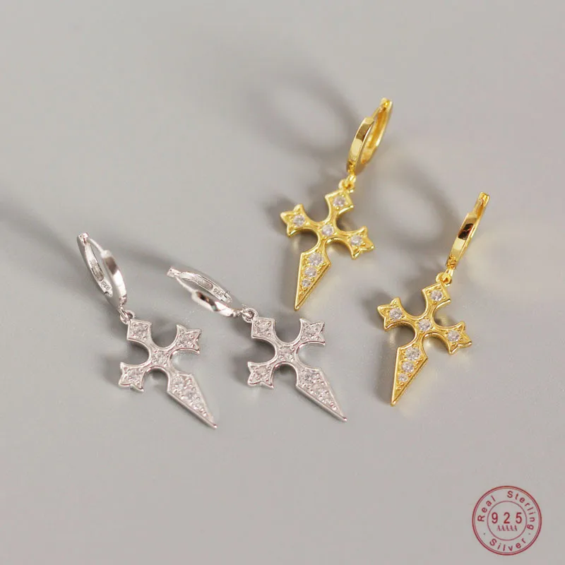 Женские серьги гвоздики из серебра 925 пробы с крестиком паве и кристаллом подарок