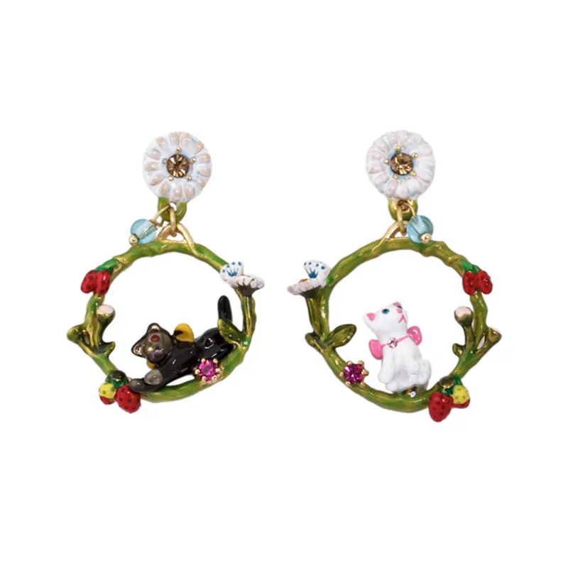 

Mi Chunri Garden European and American Style Hand-painted Enamel Glaze Black and White Cat Pendant Stud Earrings Clip Earrings