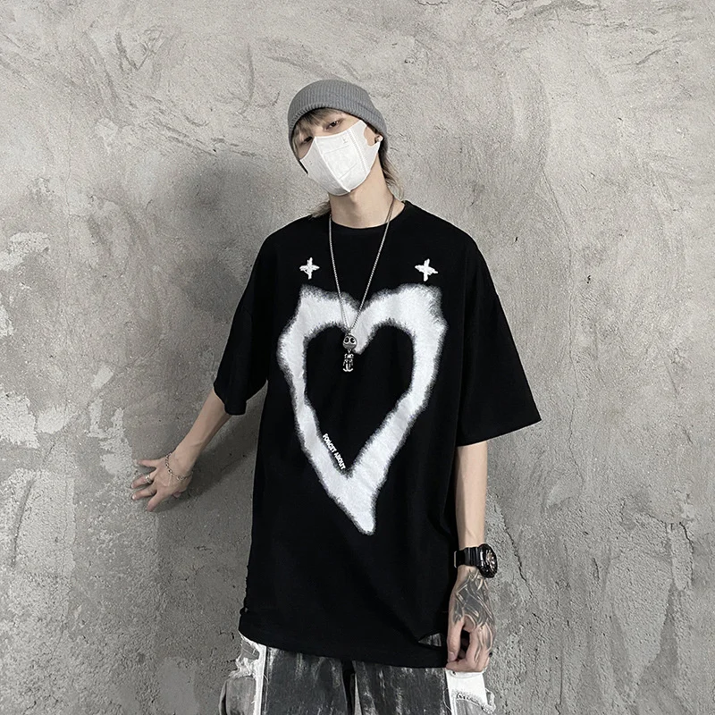 

Футболка с коротким рукавом и круглым вырезом, с принтом сердца