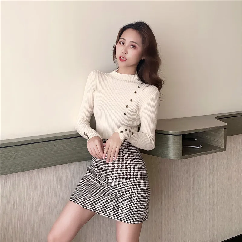 Осенне-зимний вязаный свитер с длинным рукавом и утолщенной базой приталенный в