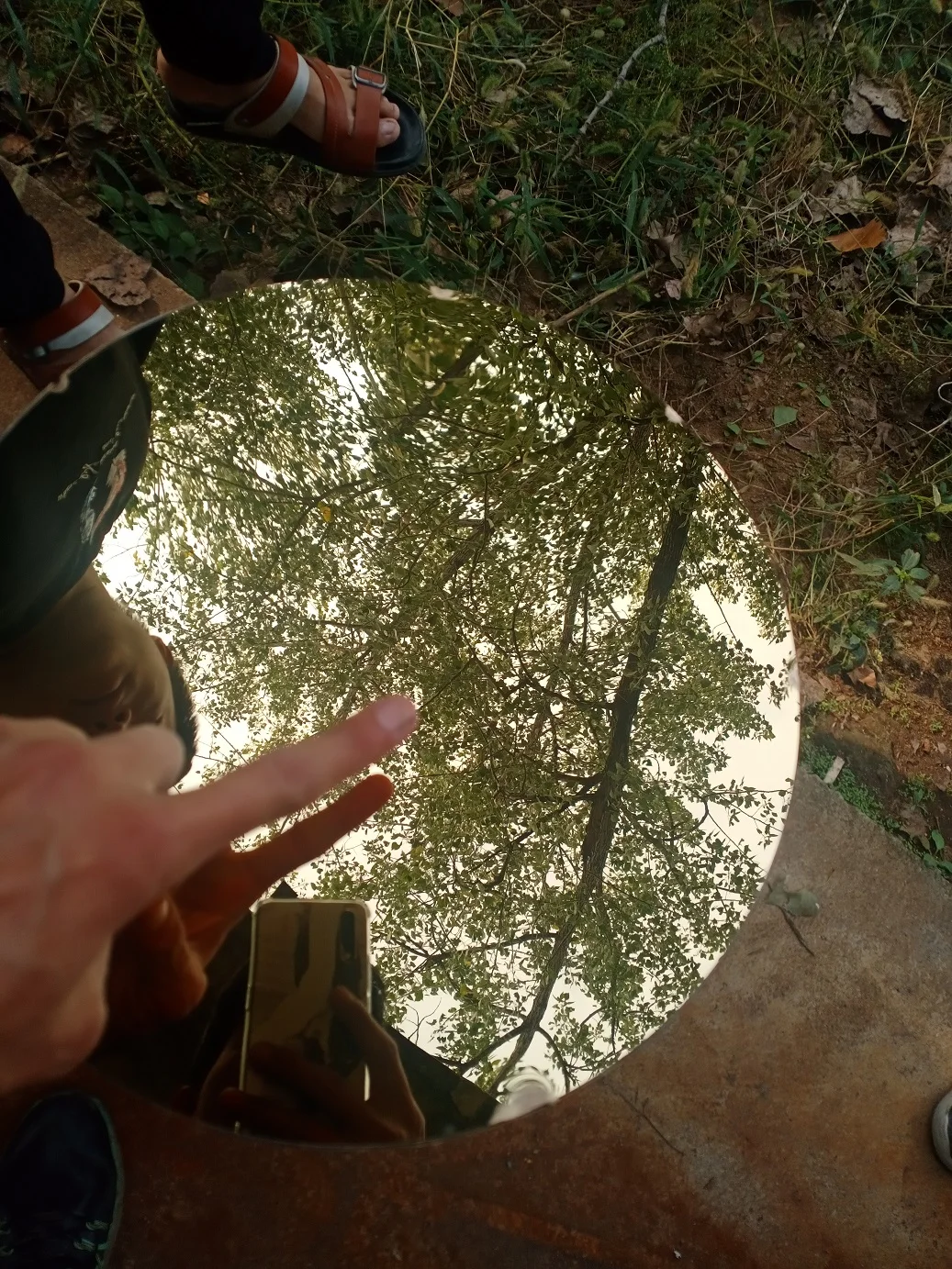 

high-quality shinny Gold Round Plinths Cylinder Pedestals stainless steel Customized Mirror Wedding decor cake stand cake table