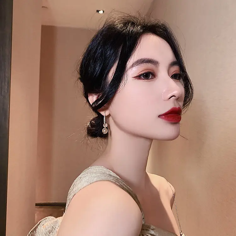 

Hollow out ball earrings minority personality femininity Korean sweet versatile Earrings simple earrings fashion