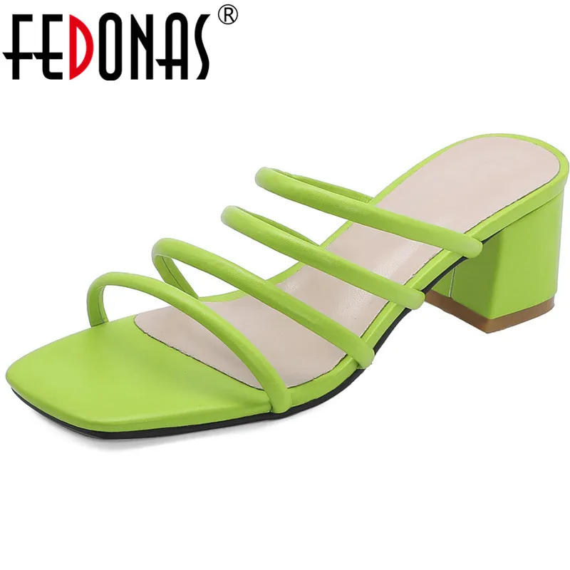 FEDONAS/2021 Женские босоножки с принтом на высоком каблуке Сезон весна лето Обувь для