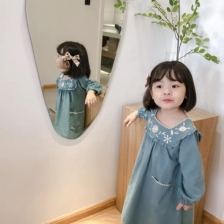 

Autumn retro style floral embroidery dress for girls cotton casual long-sleeved cute square collar dresses