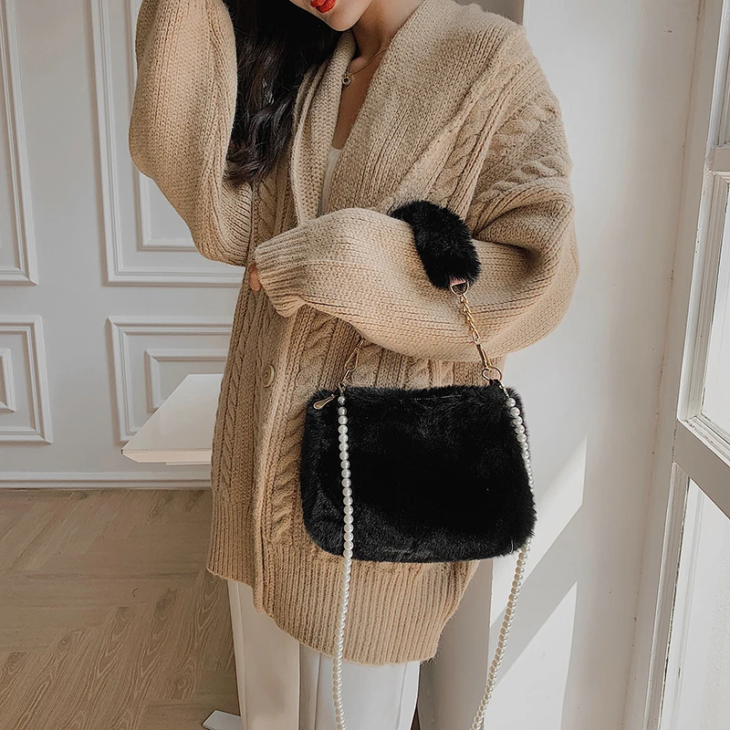 Small Plush Tote Bags For Women 2022 Winter Soft Fluffy Messenger Bag Furry Luxury Designer Handbag Pearl Chain Fur Shoulder Bag