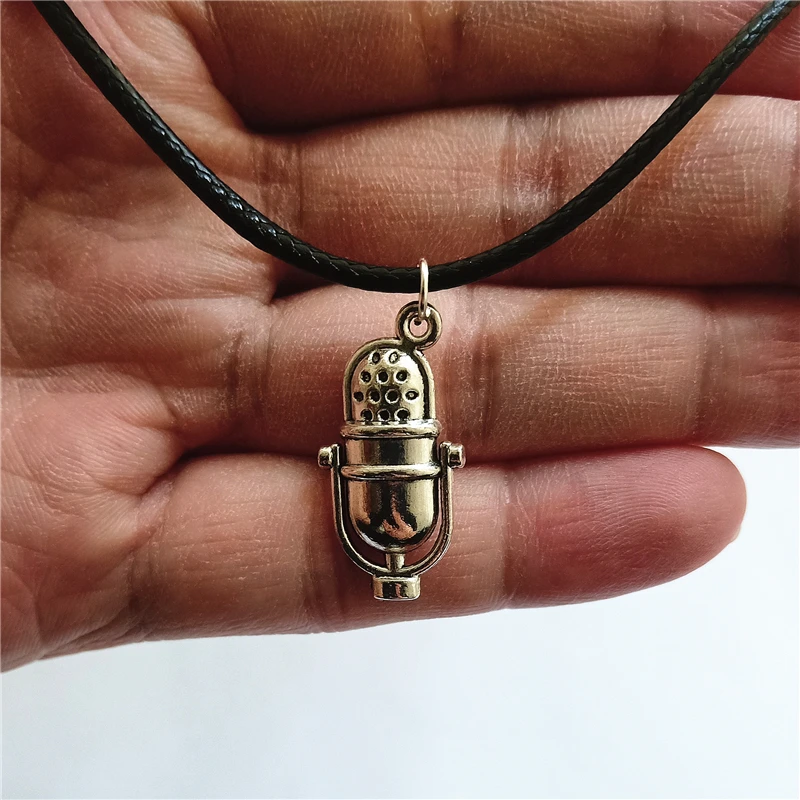 Ожерелье-чокер с подвеской в виде мини-микрофона черный кожаный чокер