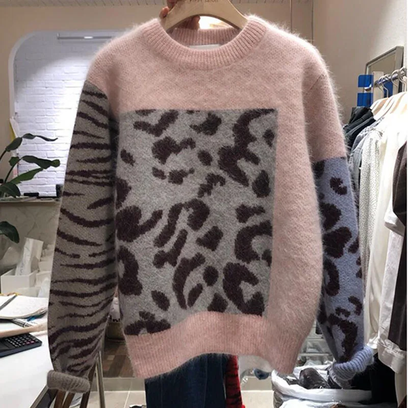 Женский Трикотажный Свитер оверсайз с леопардовым принтом и длинным рукавом