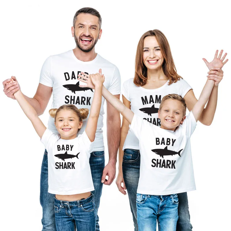 

Family T shirt Daddy Mommy Baby Girl Matching Outfits For Father Mother Son Daughter Mom And Me Clothes Big Sister Look Fashion