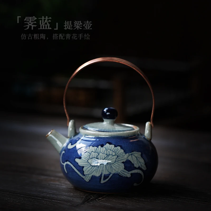 

Blue and white porcelain hand-painted ceramic teapot small antique pick-up pot teapot kungfu pot