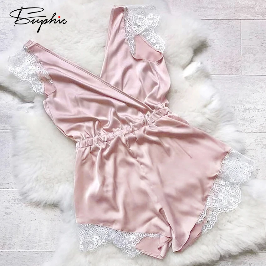 Пижама женская атласная на тонких бретельках с V образным вырезом| |