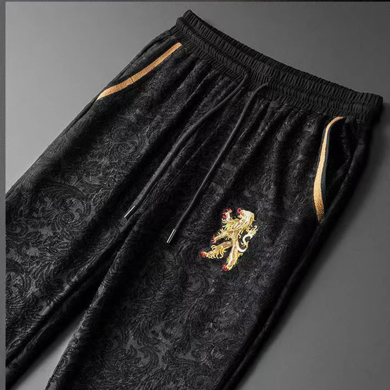 

2020 new embroidered casual sports short-sleeved shirt trousers suit men's loose large size personality men's two-piece suit