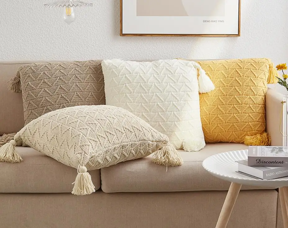 

Мягкая Наволочка в нордическом стиле с трикотажной кисточкой