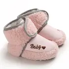 Обувь для малышей, детская обувь из искусственного флиса, нескользящая обувь для новорожденных, обувь для детской кроватки с надписью, зимние ботинки