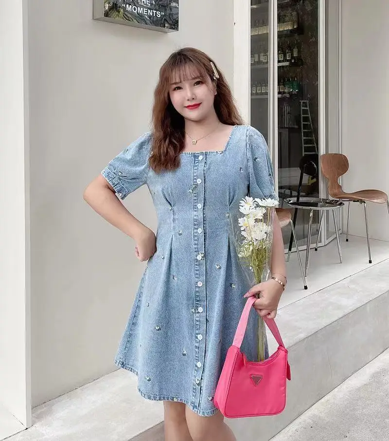 

2021 размера плюс для женщин, новый стиль, квадратный воротник талии квадратный воротник темперамент; Джинсовая ткань с вышивкой; Маленькое п...