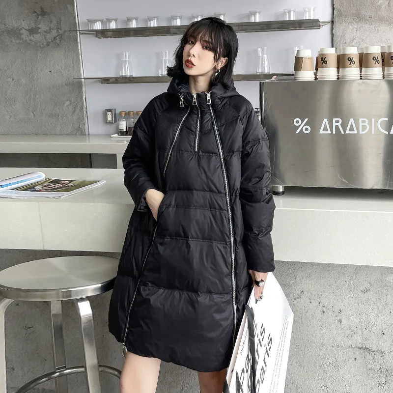 

Женский пуховик с капюшоном средней длины, с двойной молнией