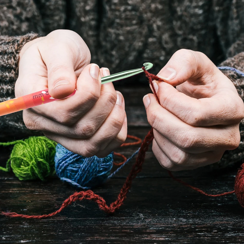 

9Pcs Crochet Needles Set Knitting Yarn Knit Hook Tools Colorful Soft Handles Crochet Hooks Aluminum Alloy Ergonomic