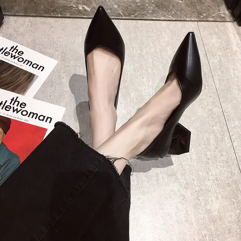 Женские туфли лодочки EOEODOIT на среднем массивном каблуке 5 см с острым