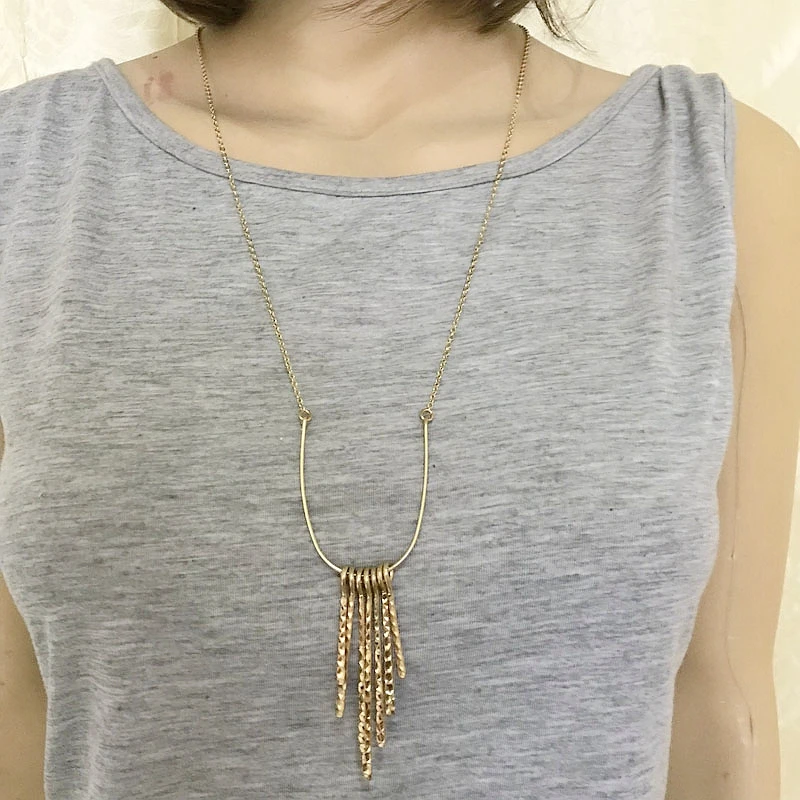 

Hammered Bar Alloy Pendant Charm Necklace