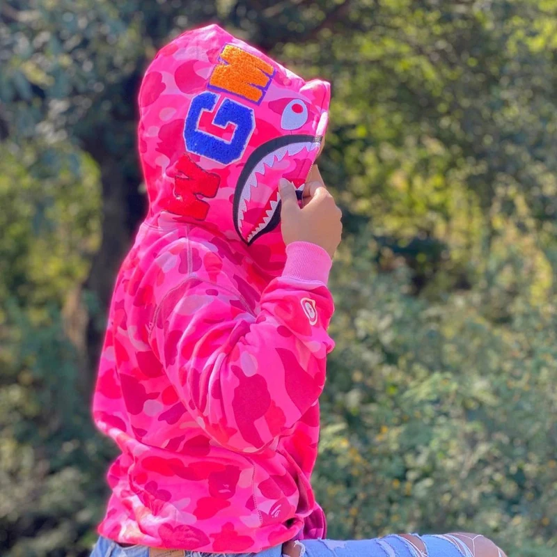 Женская куртка с капюшоном камуфляжная толстовка на молнии бархатным