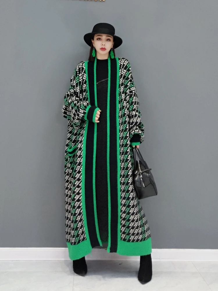 

SuperAen Europe 2021 Winter New Fashion Windbreaker Coat Sweater Knitted Long Cardigan Loose Women's Spliced Cardigan