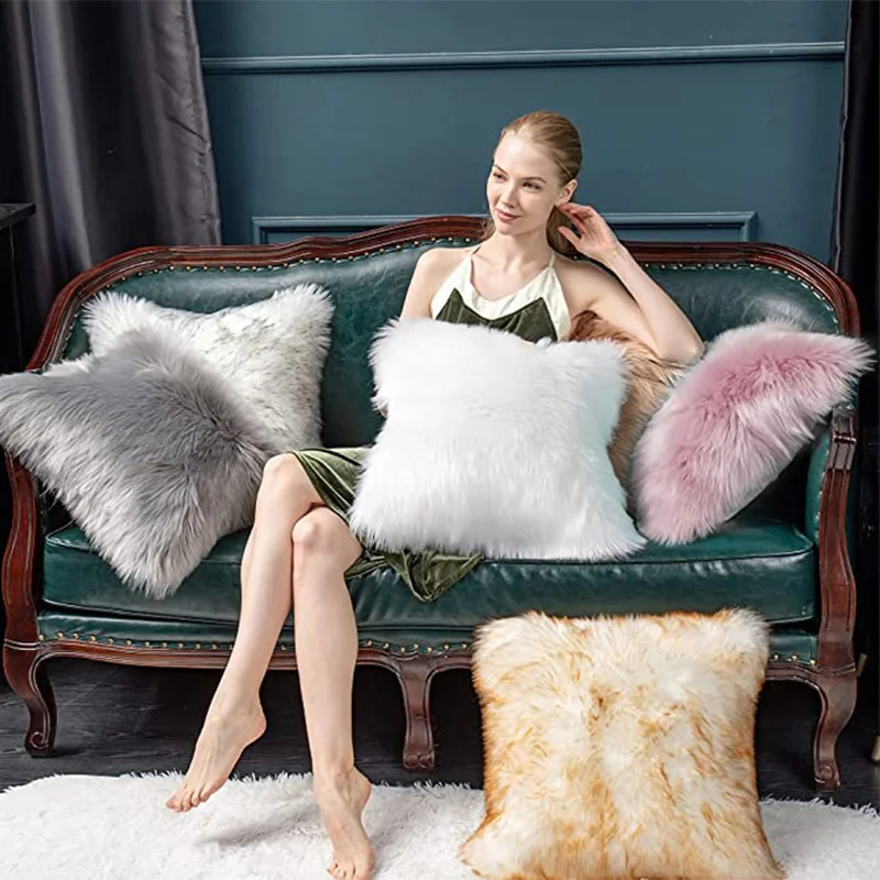 Длинная пушистая наволочка мягкая удобная плюшевая для диванной подушки