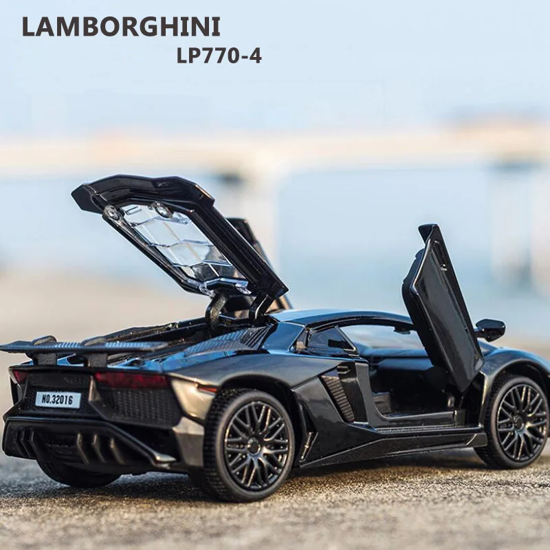 

2021 new Lamborghini-Avandore 1:32 alloy toy model boy gift real metal car sound and light pull back sports car toy car