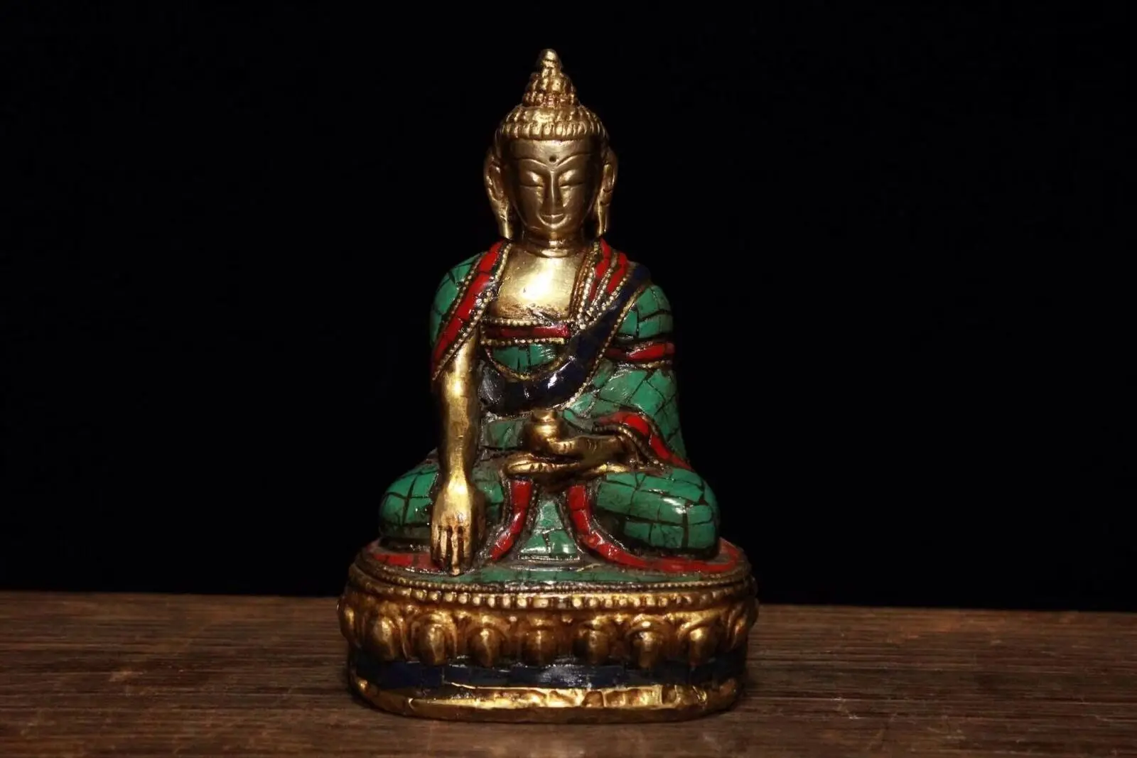 

Chinese Antique Tibetan Buddhist hand-embellished gems Shakyamuni Buddha Statue