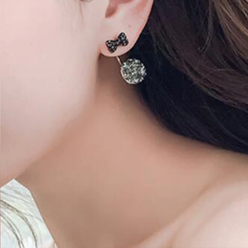 Новые трендовые серьги-пушки с черным кристаллом циркония серебристого цвета