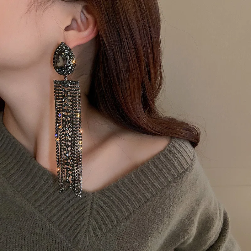 

Крупные тяжелые блестящие Висячие серьги Стразы с кисточками для женщин Роскошные винтажные модные серьги с кристаллами 2021 новые ювелирны...