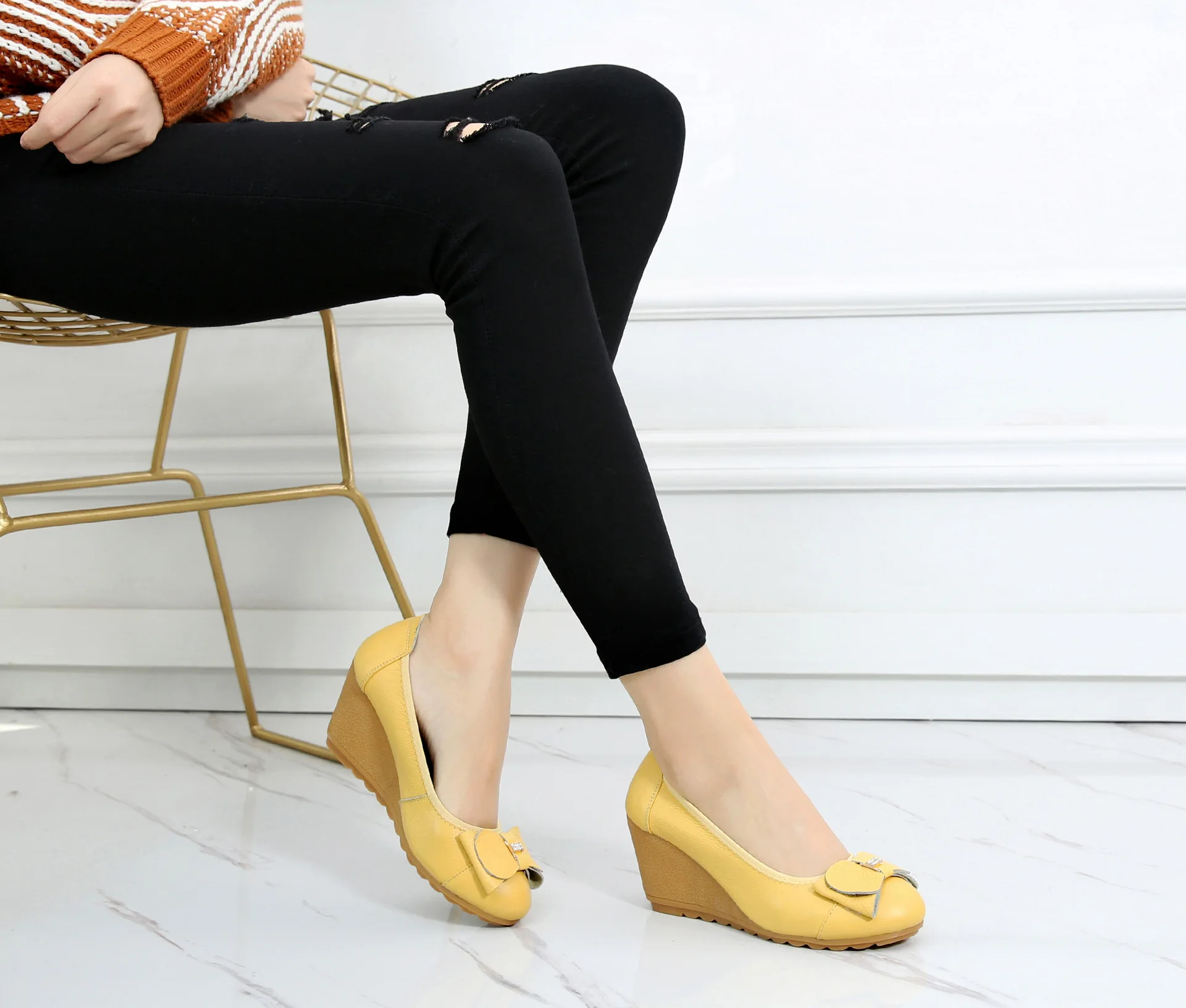 Осенне-весенняя повседневная женская обувь из натуральной кожи со стразами и